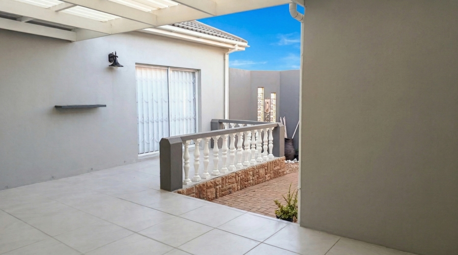 4 Bedroom Property for Sale in Oceanview Heights Western Cape